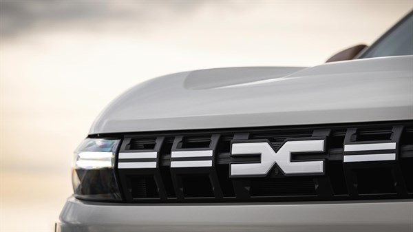 powertrain - hybrid - Dacia