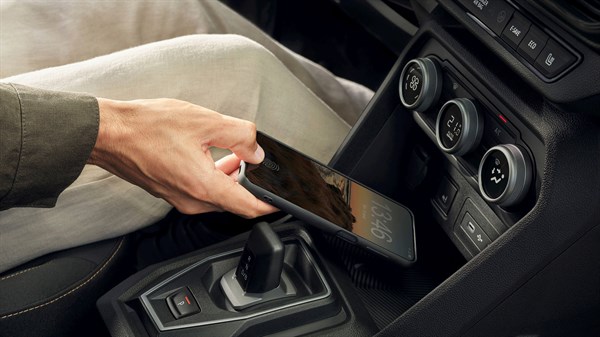 Dacia Jogger – ενσωματωμένος επαγωγικός/ασύρματος φορτιστής 