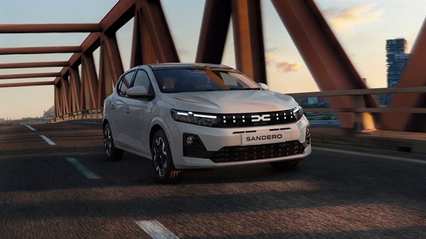 Η Dacia στην Ελλάδα - Dacia logo σε είσοδο έκθεσης