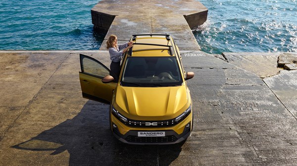 Dacia Sandero Stepway – αρθρωτές μπάρες οροφής