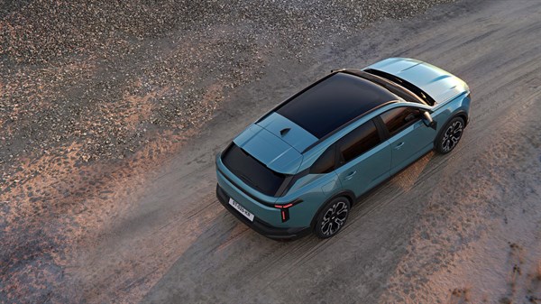 Dacia Striker - πανοραμική ηλιοροφή
