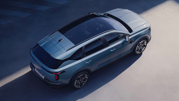 Dacia Striker - σταθερή πανοραμική οροφή